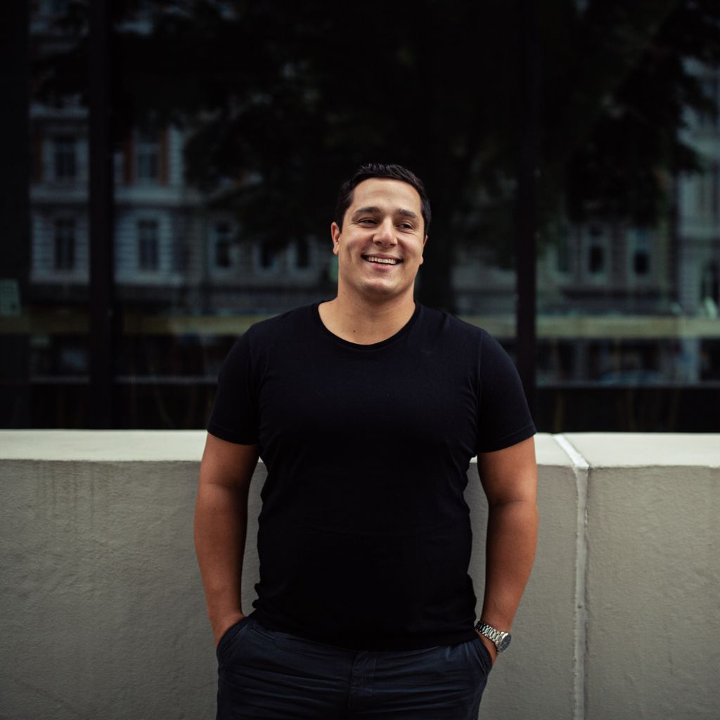 Florian Lemke der Gründer von OHNE entkoffeinierter Kaffee mit Genuss in Hamburg Speicherstadt